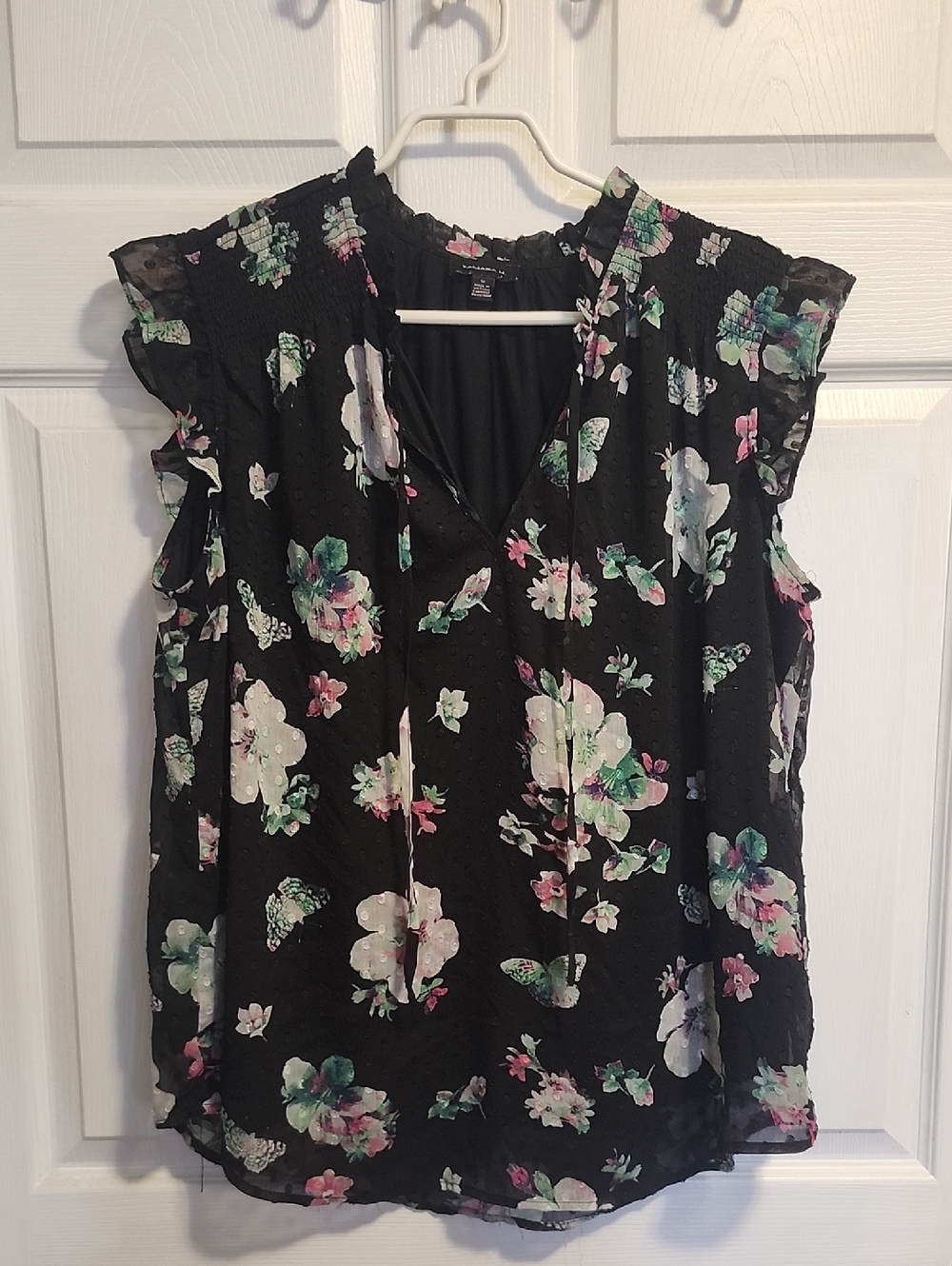 Black Floral Ruffle Cap Sleeve Blouse with V-Neck Tie